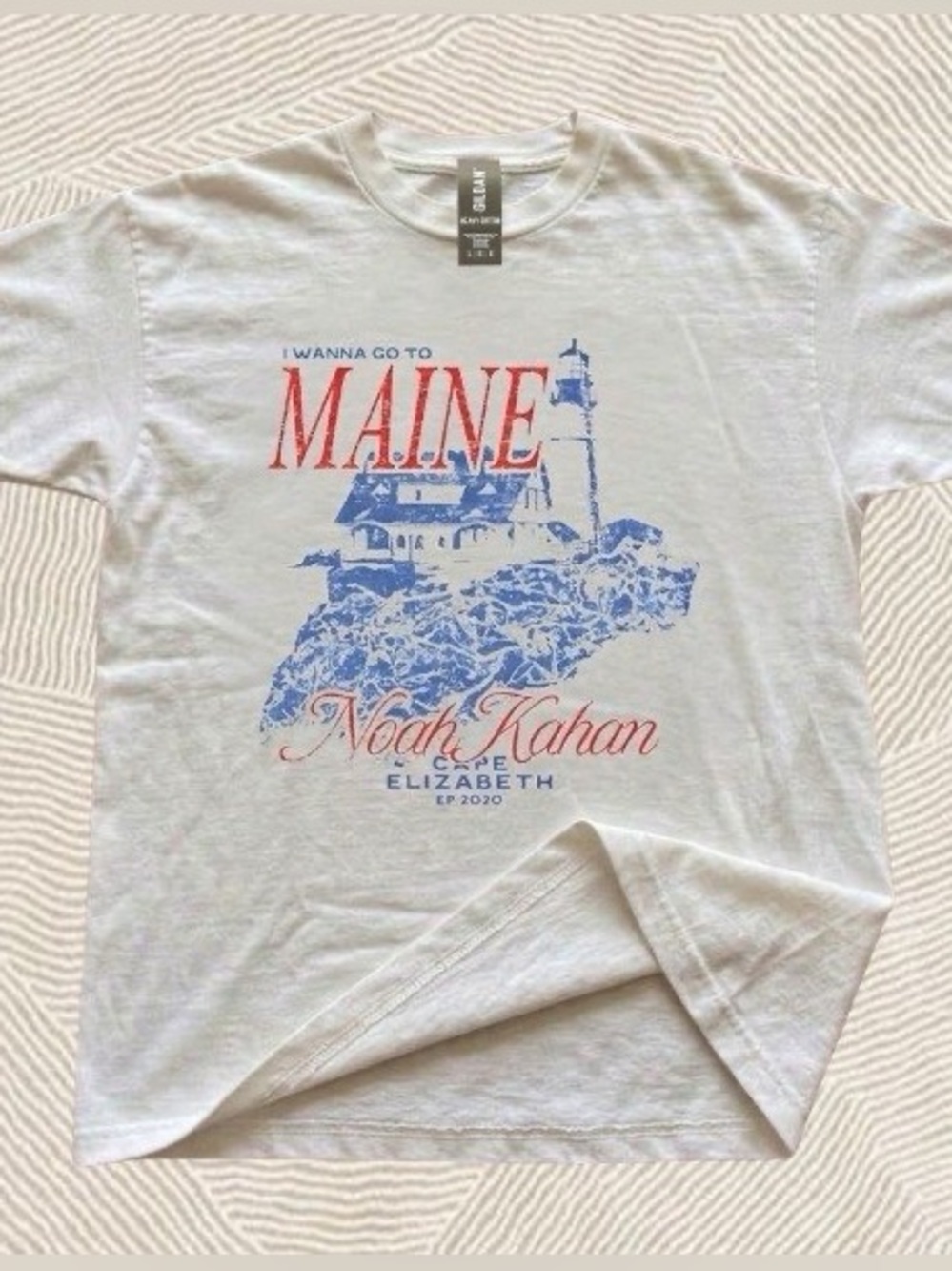 Gildan White Noah Kahan with “I wanna go to Maine” T-Shirt